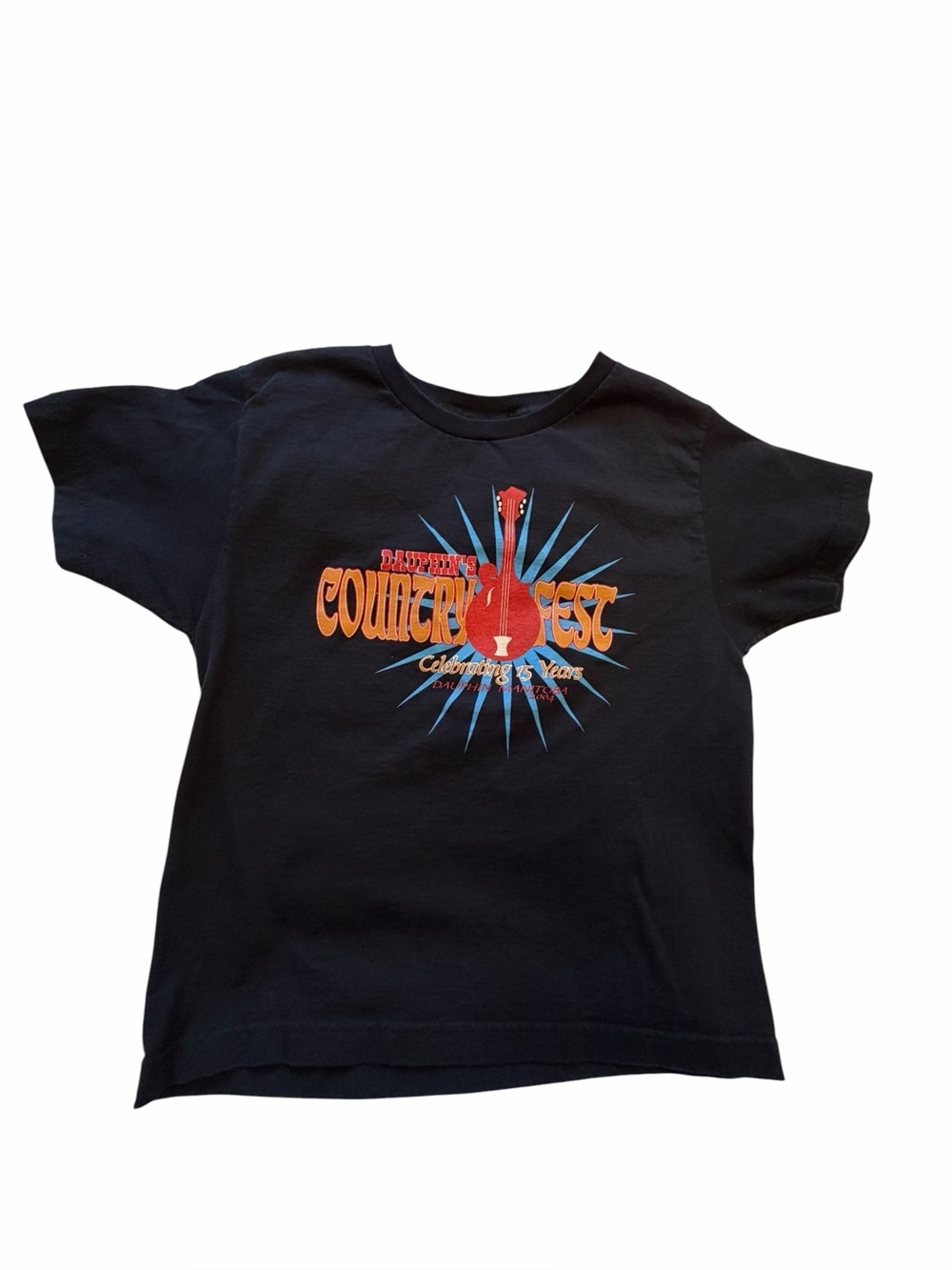 Dauphin's Countryfest 15th
Anniversary t-shirt from 2004-Fits Small/Medium